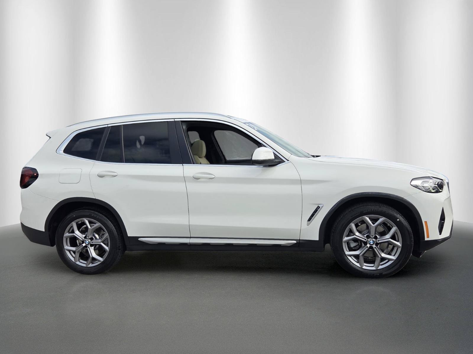 Used 2024 BMW X3 sDrive30i w/ Premium Package RWD image 8