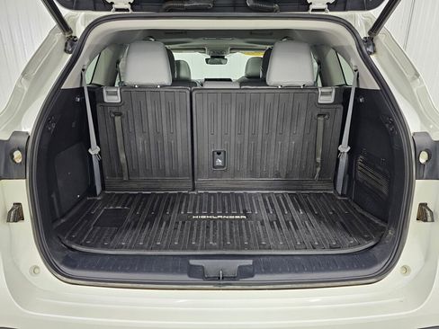 Used 2021 Toyota Highlander Limited image 6