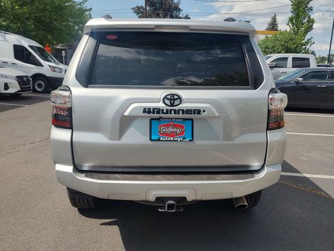Used 2020 Toyota 4Runner SR5 image 4