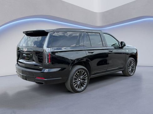 Used 2025 Cadillac Escalade Sport Platinum w/ LPO, Floor Liner Package AWD/4WD image 3