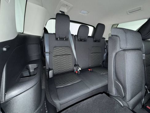Used 2024 Nissan Pathfinder SV w/ Lighting Package (N92) AWD/4WD image 9