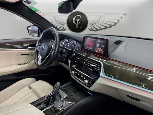 Used 2019 BMW 530i w/ Convenience Package RWD image 16
