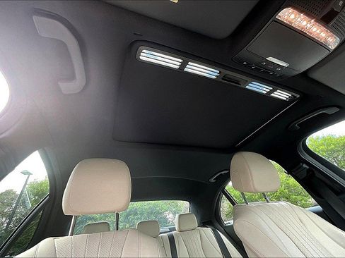 Used 2018 Mercedes-Benz E 300 4d Sedan E300 w/ Premium 1 Package image 16