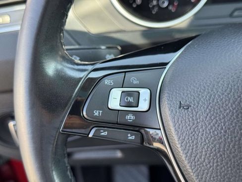 Used 2019 Volkswagen Tiguan SE w/ Panoramic Sunroof Package AWD/4WD image 24