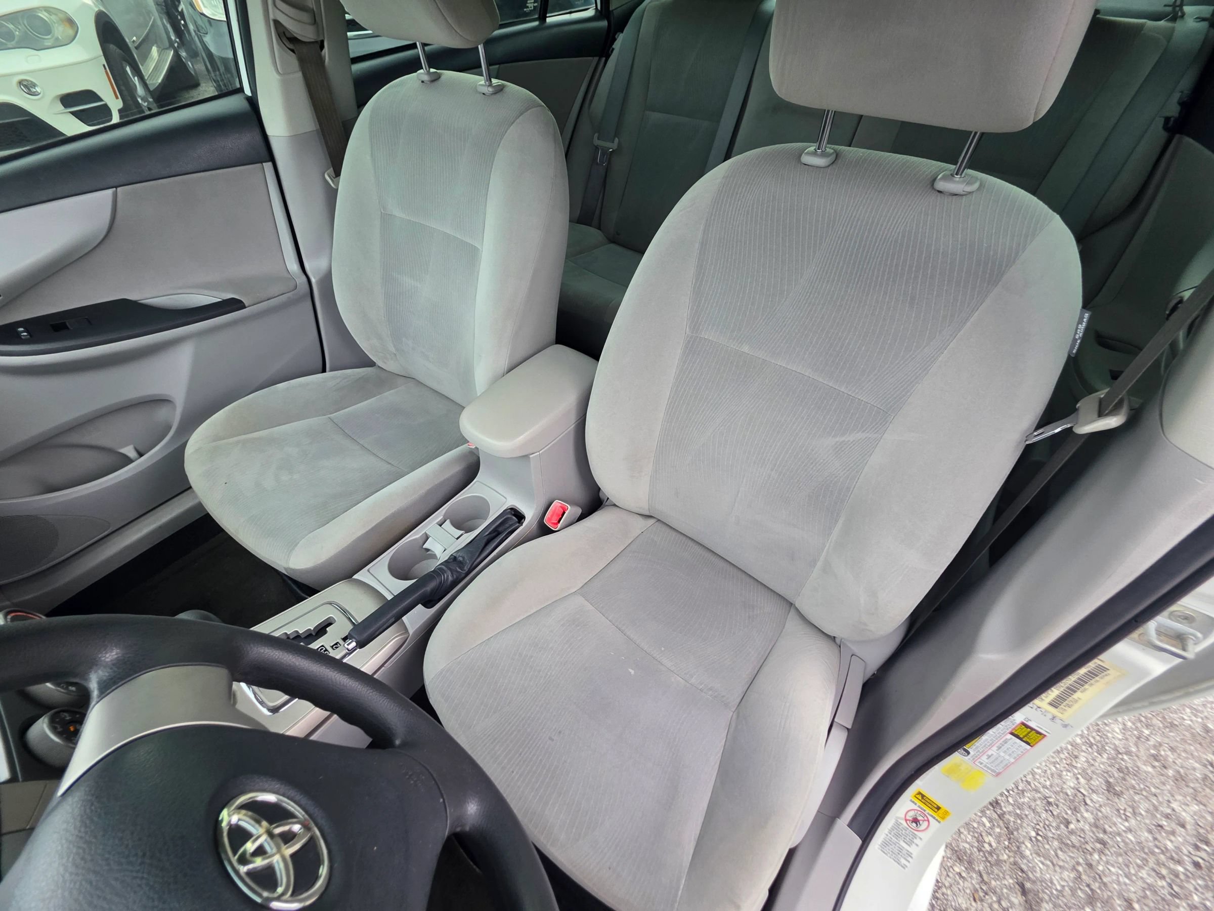 Used 2013 Toyota Corolla LE FWD image 11