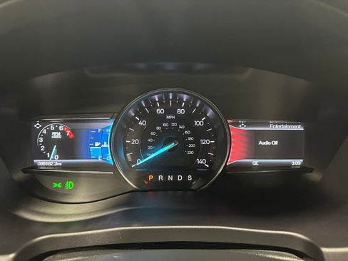 Used 2018 Ford Explorer XLT w/ Equipment Group 201A AWD/4WD image 23