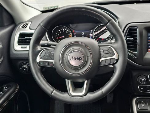 Used 2017 Jeep Compass Latitude w/ Popular Equipment Group FWD image 19