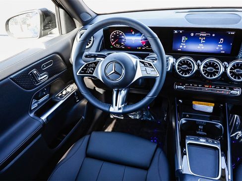 New 2025 Mercedes-Benz GLB 250 image 14