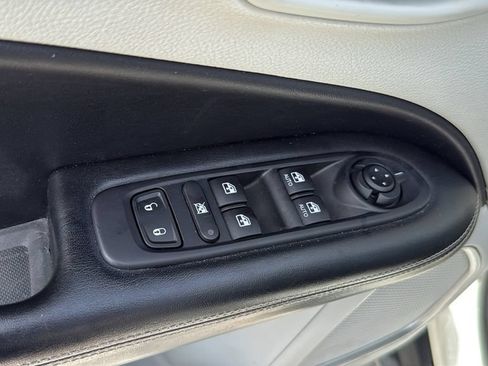 Used 2018 Jeep Compass Latitude w/ Popular Equipment Group FWD image 12