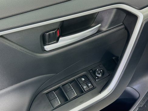 Used 2025 Toyota RAV4 XLE image 15