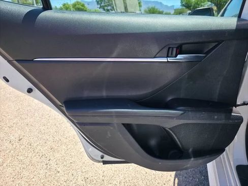 Used 2022 Toyota Camry SE w/ Convenience Package FWD image 16