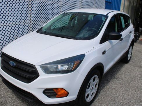 Used 2018 Ford Escape S FWD image 3
