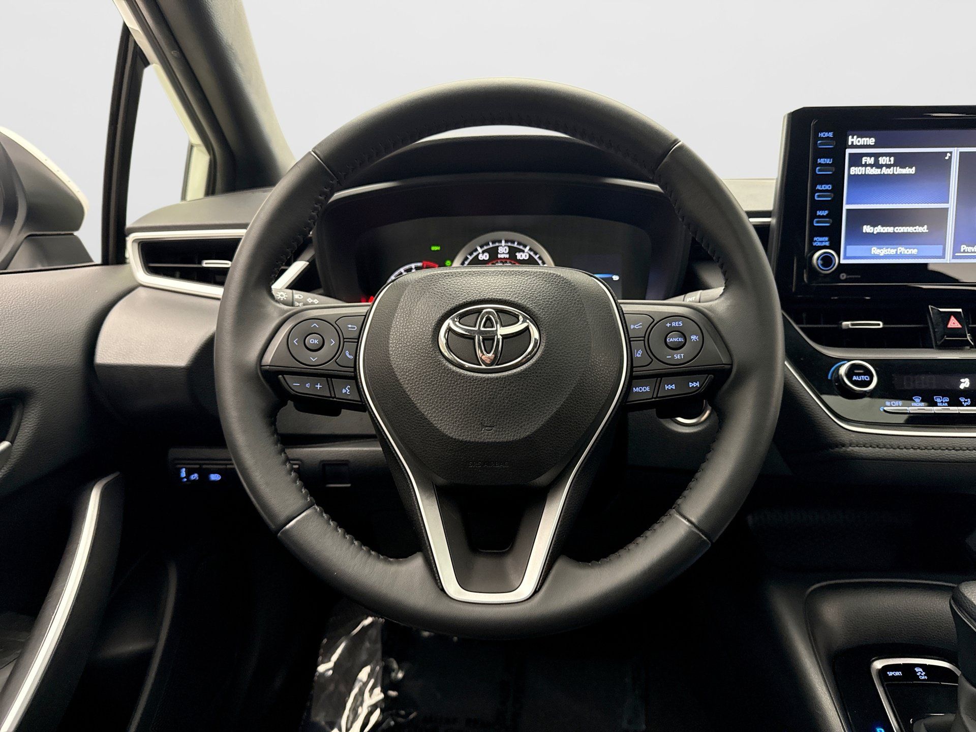 Used 2022 Toyota Corolla SE w/ SE Premium Package FWD image 12