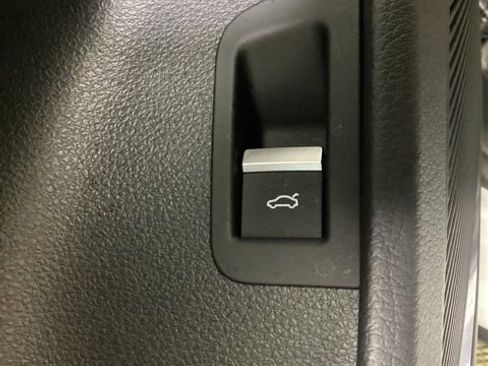 Used 2025 Audi SQ8 Prestige w/ Prestige Package image 19