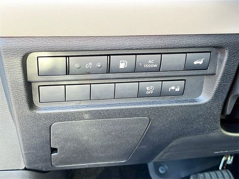 New 2025 Mitsubishi Outlander SEL image 9