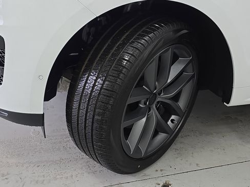 New 2026 Land Rover Range Rover Sport SE image 33