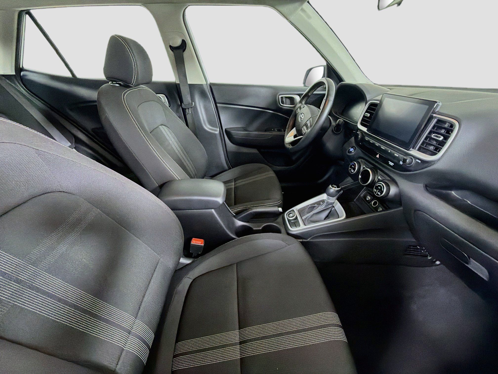 Used 2025 Hyundai Venue SEL FWD image 29