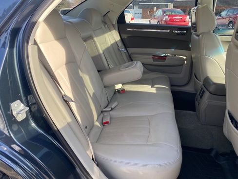Used 2008 Chrysler 300 C w/ Protection Group II image 44