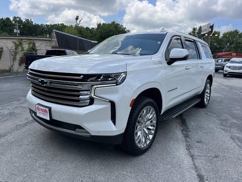 Used 2023 Chevrolet Suburban High Country w/ Advanced Technology Package AWD/4WD image 7