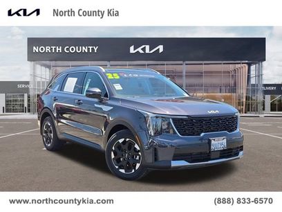 Certified 2025 Kia Sorento S w/ Panoramic Sunroof Package