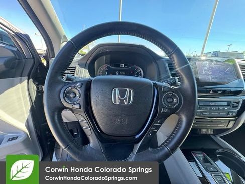 Used 2018 Honda Pilot Touring image 14