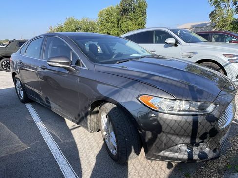 Used 2015 Ford Fusion SE w/ Equipment Group 202A FWD image 1