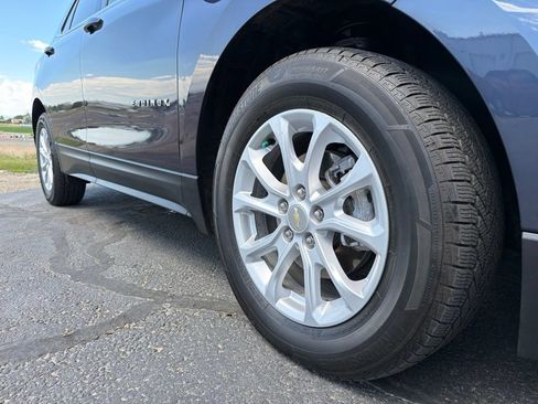 Used 2019 Chevrolet Equinox LT w/ Sun & Navigation Package AWD/4WD image 4