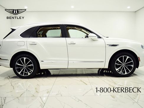 Used 2024 Bentley Bentayga AWD/4WD image 15