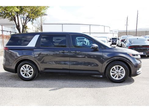 Certified 2024 Kia Carnival LX image 8