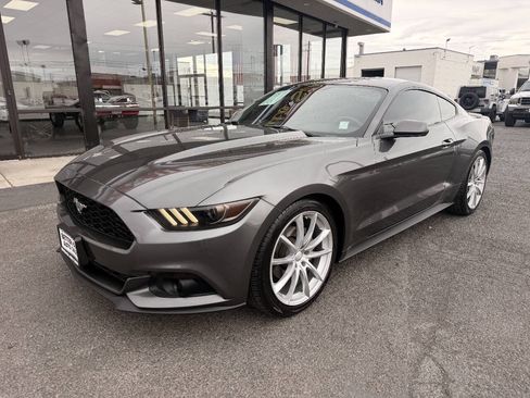 Used 2017 Ford Mustang Coupe RWD image 1