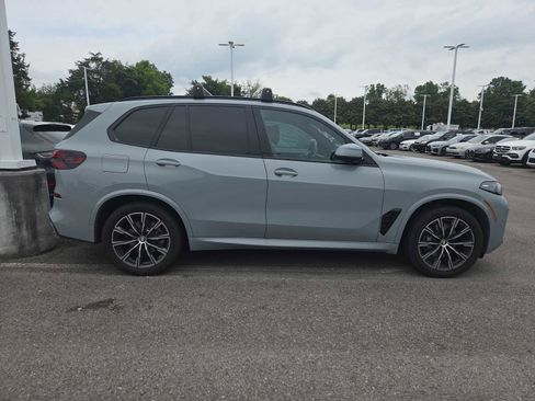 Used 2025 BMW X5 xDrive40i w/ M Sport Package AWD/4WD image 5