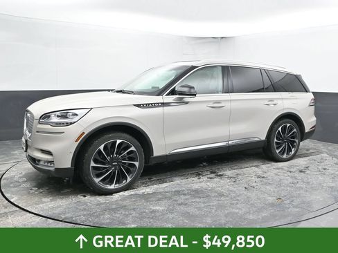 Used 2024 Lincoln Aviator Reserve w/ Equipment Group 201A AWD/4WD image 11