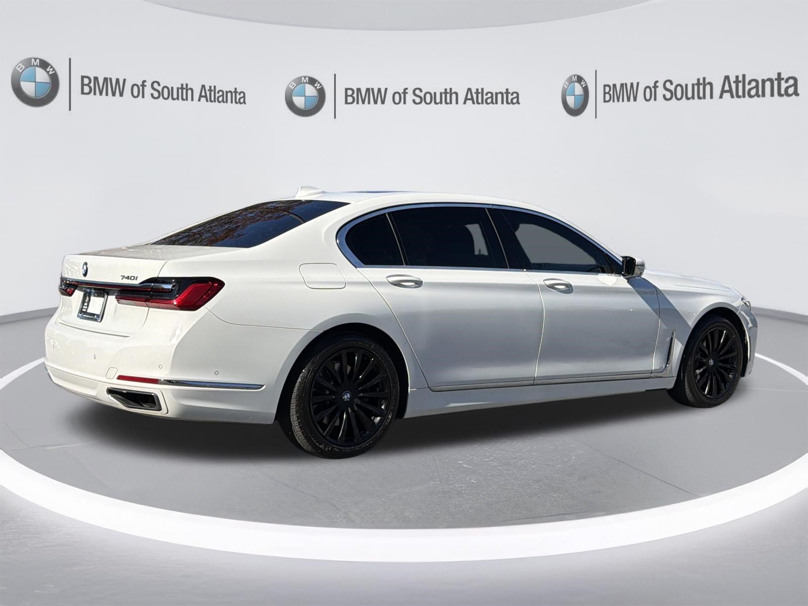 Used 2021 BMW 740i w/ Luxury Rear Seating Package RWD image 29