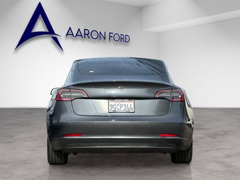 Used 2021 Tesla Model 3 Standard Range Plus image 4