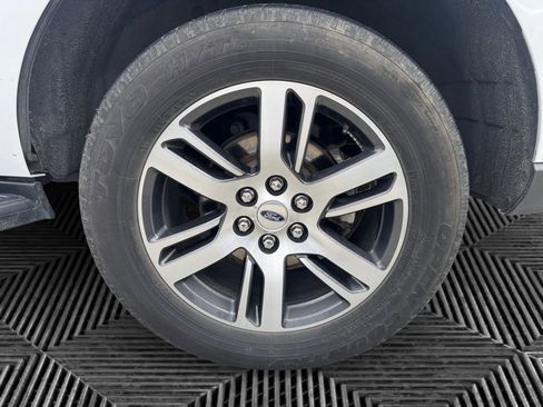 Used 2024 Ford Expedition Limited image 36