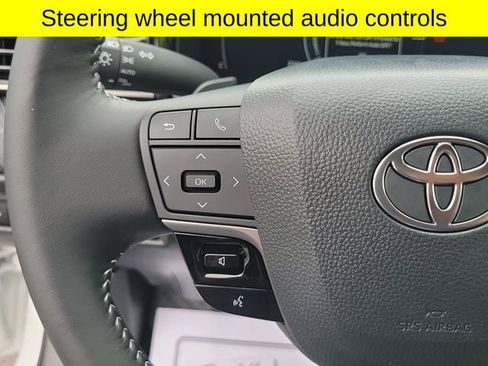 Used 2026 Toyota Camry SE FWD image 11