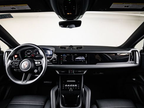 Certified 2026 Porsche Cayenne Coupe AWD/4WD image 25