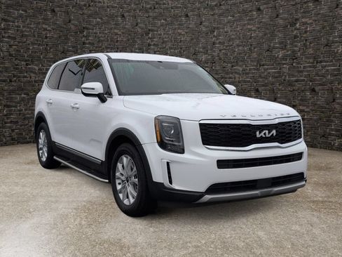Used 2022 Kia Telluride LX AWD/4WD image 2