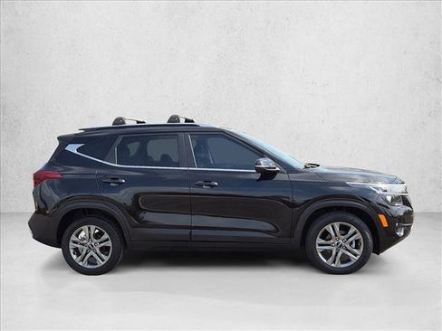 Used 2021 Kia Seltos S FWD image 4