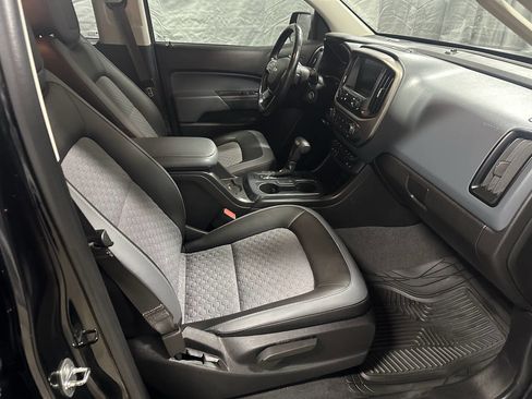 Used 2021 Chevrolet Colorado Z71 w/ Z71 Midnight Edition image 22