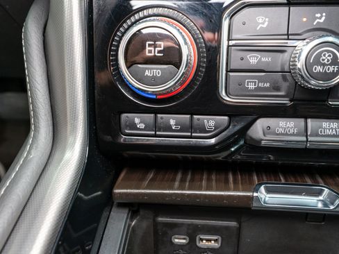 Used 2022 GMC Yukon Denali AWD/4WD image 23