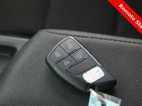 Used 2024 GMC Sierra 2500 SLE w/ SLE Value Package; image 3