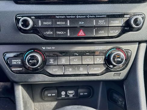 Used 2018 Kia Niro EX w/ EX Touring Graphite Edition FWD image 27