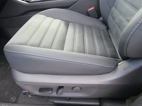 New 2025 Mitsubishi Outlander SE image 14