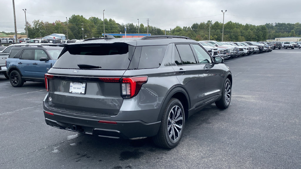 New 2027 Ford Explorer ST-Line w/ Premium Package RWD image 5