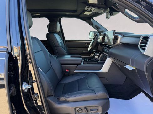 Used 2025 Toyota Sequoia Platinum image 15