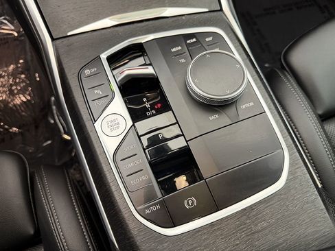 Used 2024 BMW 330i xDrive Sedan w/ Convenience Package image 40