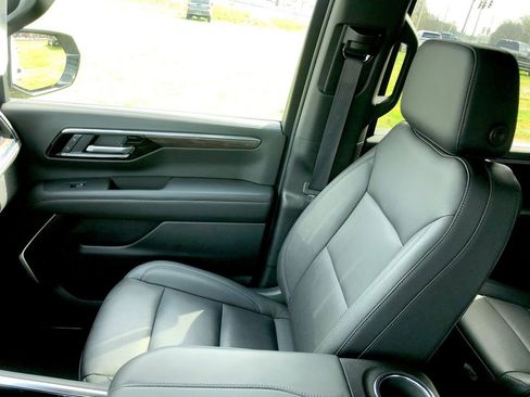 Used 2025 Chevrolet Tahoe LT AWD/4WD image 33