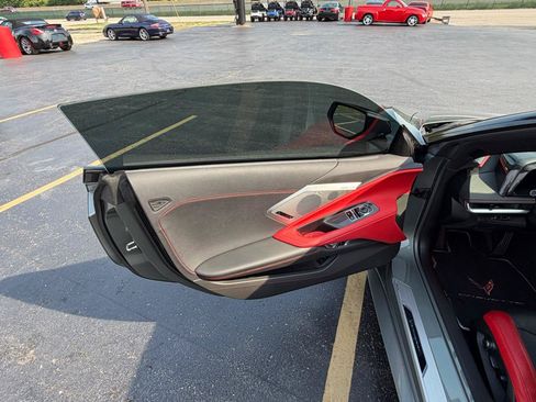 Used 2022 Chevrolet Corvette Stingray Preferred Cpe w/ Z51 Performance Package RWD image 13