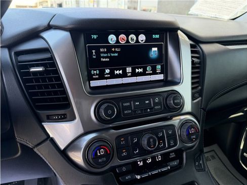 Used 2018 Chevrolet Suburban LT AWD/4WD image 39
